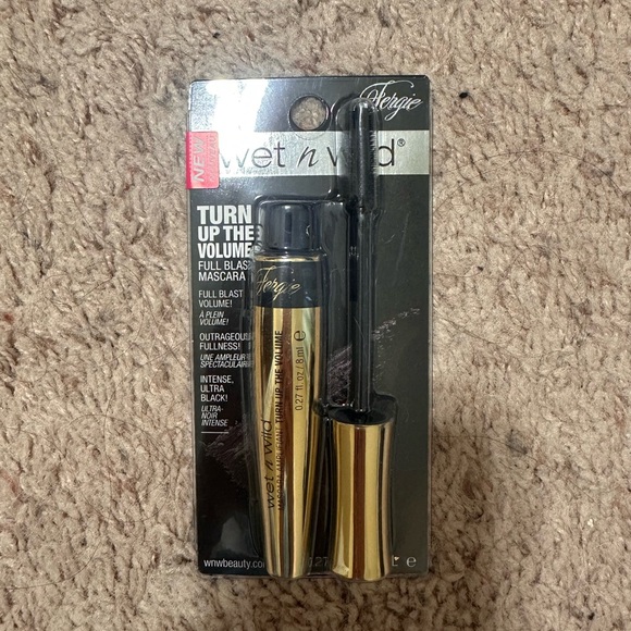 Wet N Wild Fergie Makeup Bundle Lot Set - Picture 9 of 12